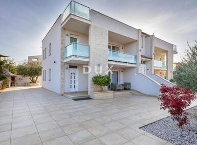 Trosoban stan, Umag, prodaja, 380000 €, 80 m2