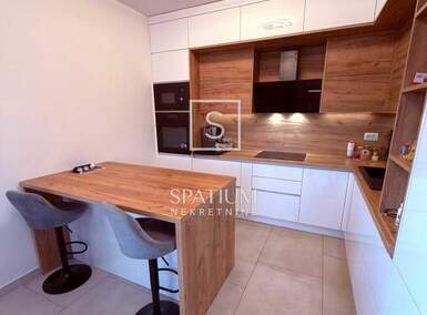 Cetvorosoban stan, Viškovo, Sroki, prodaja, 350000 €, 96 m2