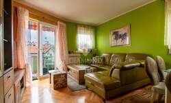 Trosoban stan, Rijeka, Srdoči, prodaja, 298000 €, 86 m2