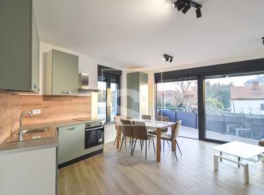 Trosoban stan, Poreč, prodaja, 396000 €, 92 m2