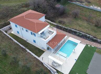 Kuca, Barban, prodaja, 930000 €, 320 m2
