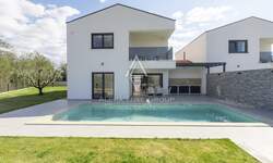 Kuca, Poreč, prodaja, 1550000 €, 290 m2