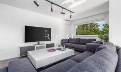 Trosoban stan, Kastav, najam, 1300 €, 80 m2