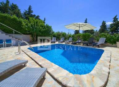 Kuca, Novi Vinodolski, prodaja, 650000 €, 192 m2