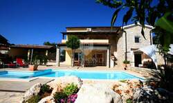 Kuca, Barban, prodaja, 550000 €, 220 m2