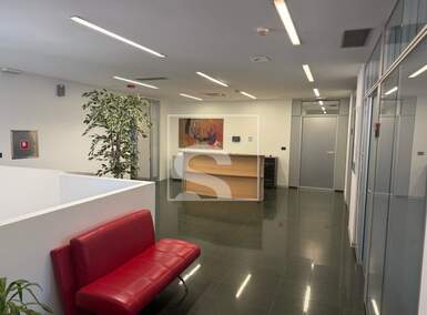 Poslovni prostor, Pula, Centar, najam, 13 €, 850 m2