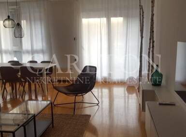 Trosoban stan, Zagreb, Donji Grad, najam, 1200 €, 94 m2