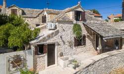 Kuca, Supetar, prodaja, 425000 €, 90 m2