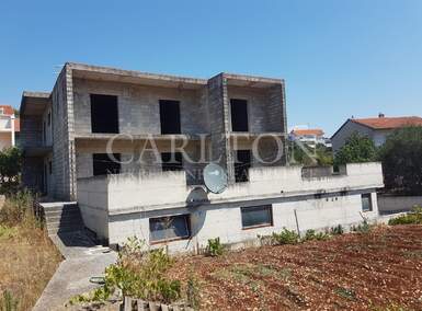 Kuca, Trogir, prodaja, 450000 €, 300 m2