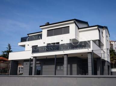Kuca, Rijeka, prodaja, 820000 €, 400 m2