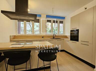 Trosoban stan, Rijeka, Centar, najam, 1200 €, 65 m2
