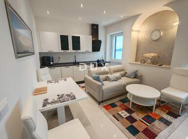 Dvosoban stan, Rovinj, prodaja, 520000 €, 50 m2