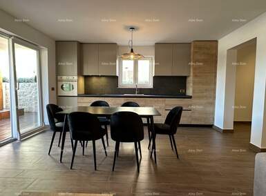 Stan, Umag, prodaja, 381000 €, 93 m2