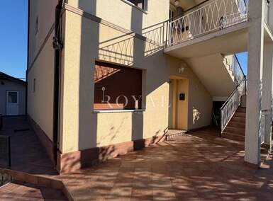 Trosoban stan, Rijeka, Belveder, najam, 750 €, 78 m2