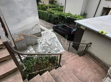 Cetvorosoban stan, Rijeka, Sušak, najam, 1000 €, 110 m2