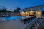 Kuca, Vrbnik, Garica, prodaja, 716000 €, 150 m2