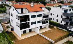 Cetvorosoban stan, Krk, prodaja, 730000 €, 200 m2