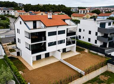 Cetvorosoban stan, Krk, prodaja, 730000 €, 200 m2