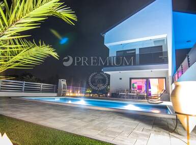 Kuca, Malinska-Dubašnica, Malinska, prodaja, 628000 €, 123 m2