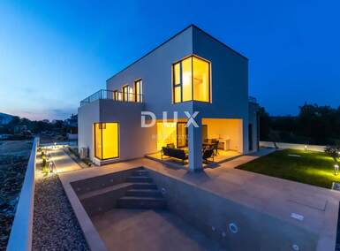 Kuca, Sukošan, prodaja, 950000 €, 237 m2