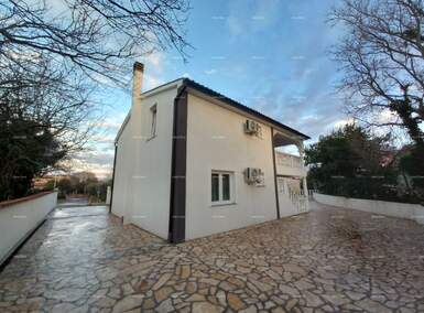 Kuca, Ližnjan, prodaja, 350000 €, 165 m2