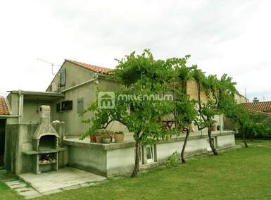 Kuca, Krk, prodaja, 990000 €, 160 m2
