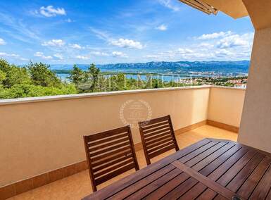 Trosoban stan, Dobrinj, Klimno, prodaja, 250000 €, 66 m2