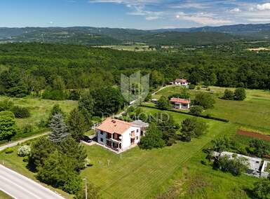 Kuca, Kršan, prodaja, 420000 €, 240 m2