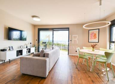 Dvosoban stan, Opatija, Ika, prodaja, 310000 €, 65 m2