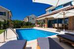 Kuca, Dobrinj, prodaja, 590000 €, 179 m2
