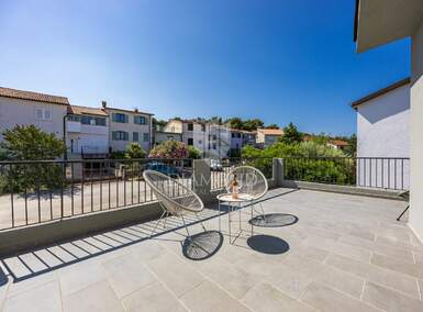 Dvosoban stan, Pula, Valdebek, prodaja, 185000 €, 50 m2