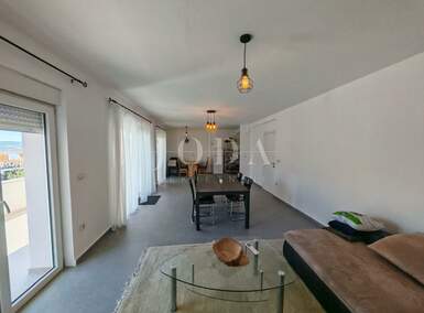 Trosoban stan, Crikvenica, prodaja, 270000 €, 100 m2