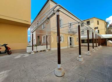 Poslovni prostor, Novi Vinodolski, prodaja, 450000 €, 173 m2