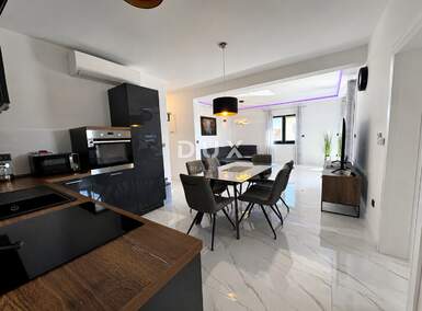 Cetvorosoban stan, Vodice, Srima, prodaja, 440000 €, 100 m2