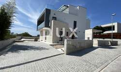 Kuca, Rovinj, prodaja, 1295000 €, 394 m2