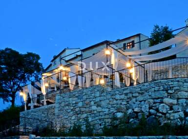 Kuca, Buje, prodaja, 829000 €, 320 m2
