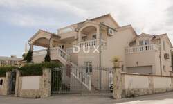 Kuca, Vodice, prodaja, 770000 €, 329 m2