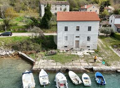 Kuca, Poreč, prodaja, 2000000 €, 325 m2