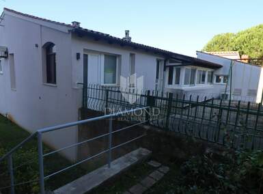 Stan, Pula, Centar, prodaja, 400000 €, 200 m2