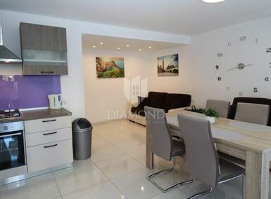 Trosoban stan, Pula, Centar, prodaja, 373500 €, 138 m2