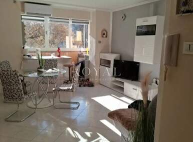 Trosoban stan, Rijeka, Sušak, najam, 650 €, 55 m2