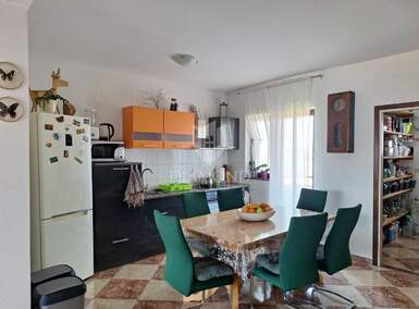 Kuca, Pula, Centar, prodaja, 675000 €, 340 m2