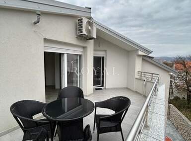 Trosoban stan, Kraljevica, najam, 800 €, 90 m2