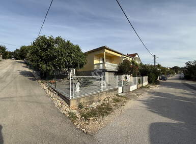 Kuca, Obrovac, prodaja, 190000 €, 51 m2