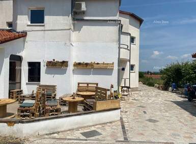 Poslovni prostor, Pula, Štinjan, prodaja, 365000 €, 141 m2