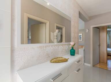 Dvosoban stan, Poreč, prodaja, 315000 €, 65 m2