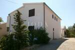 Kuca, Karlobag, prodaja, 350000 €, 233 m2