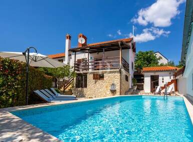 Kuca, Vrbnik, prodaja, 450000 €, 205 m2