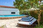 Kuca, Vrbnik, prodaja, 450000 €, 205 m2
