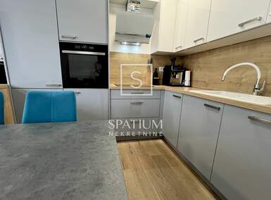 Trosoban stan, Rijeka, Srdoči, prodaja, 285000 €, 75 m2